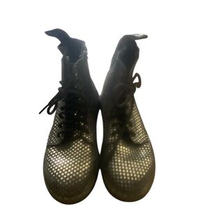 Dr Martens Metallic Star boots